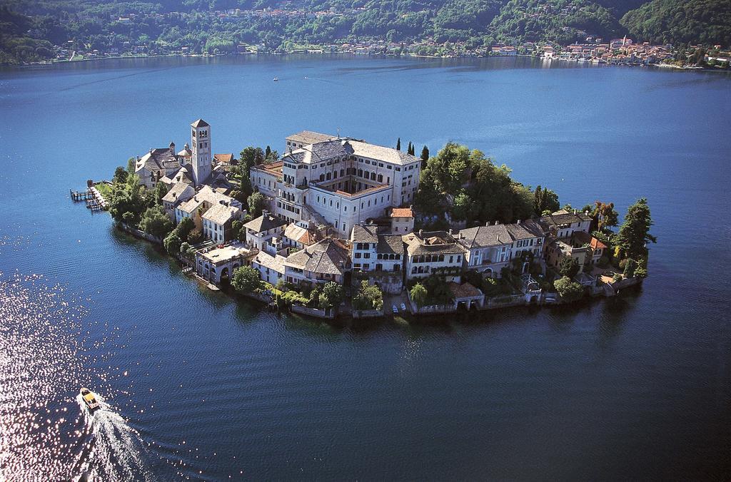 Tre Laghi Hotel Nebbiuno Bagian luar foto