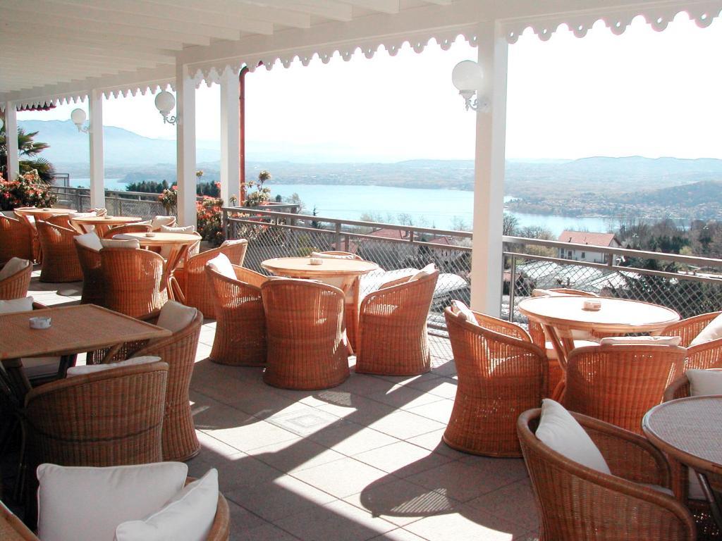 Tre Laghi Hotel Nebbiuno Bagian luar foto