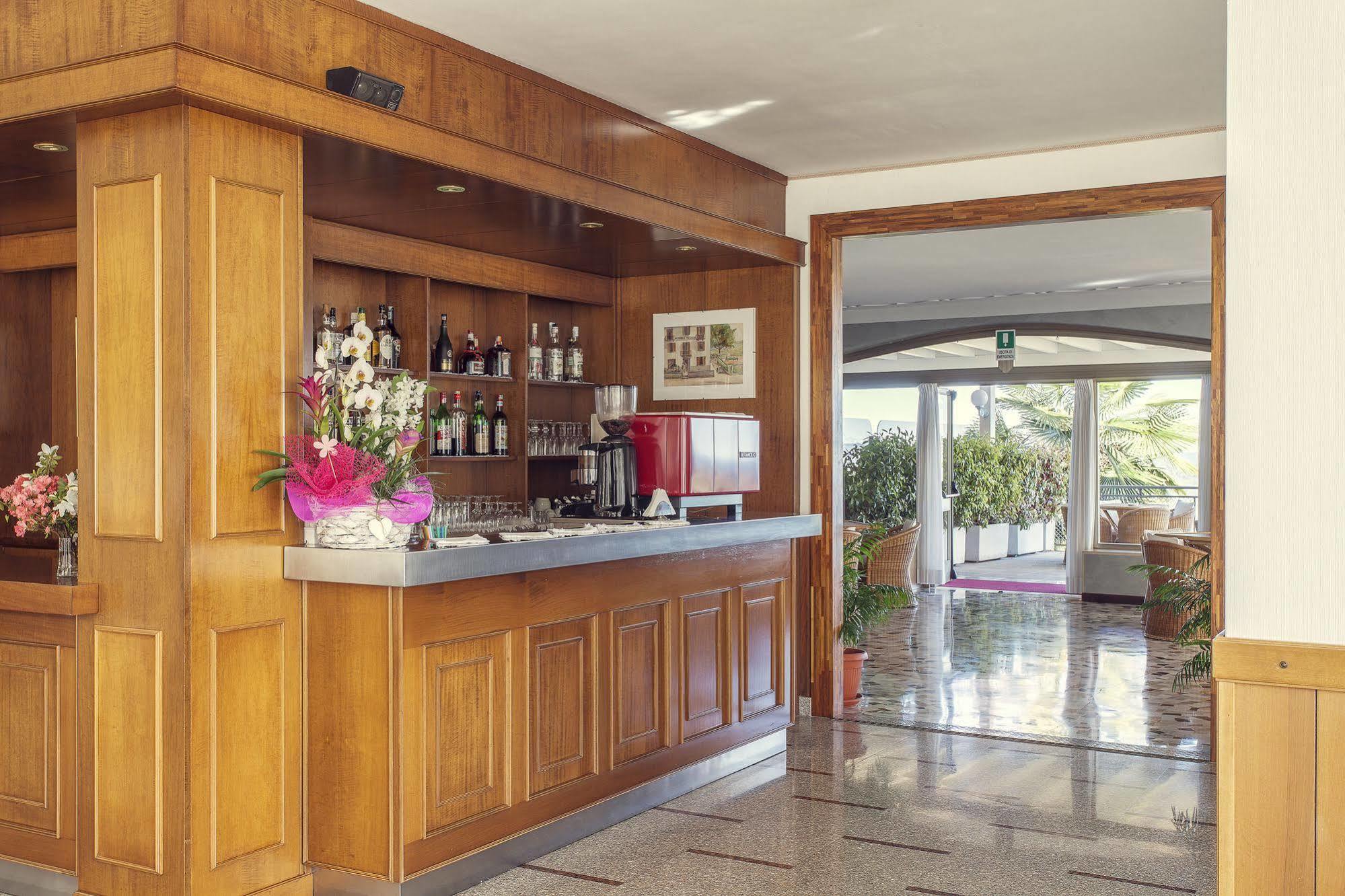 Tre Laghi Hotel Nebbiuno Bagian luar foto