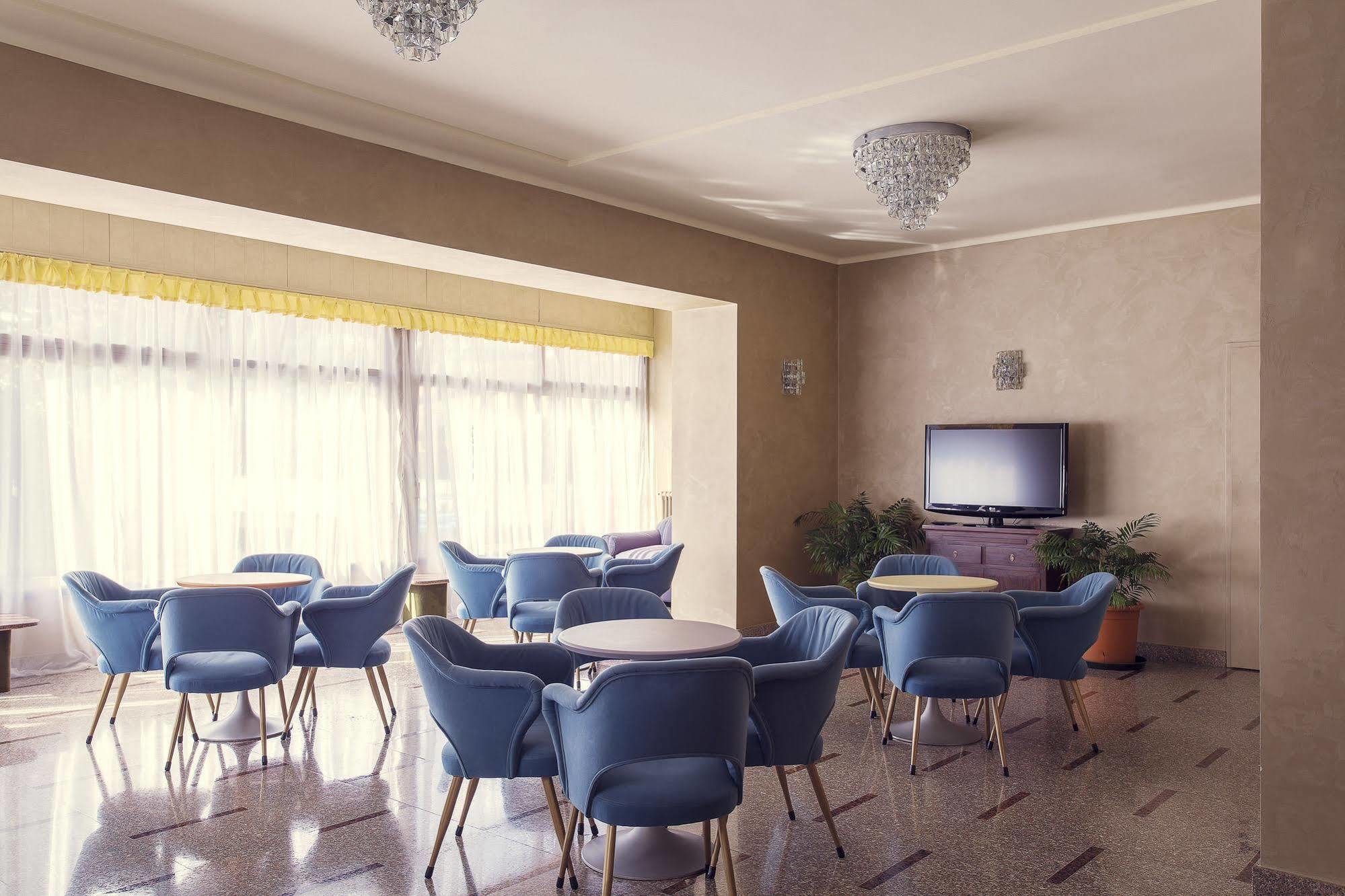 Tre Laghi Hotel Nebbiuno Bagian luar foto